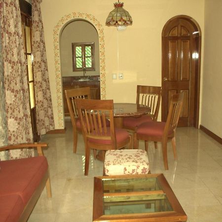 Cancun International Suites Экстерьер фото