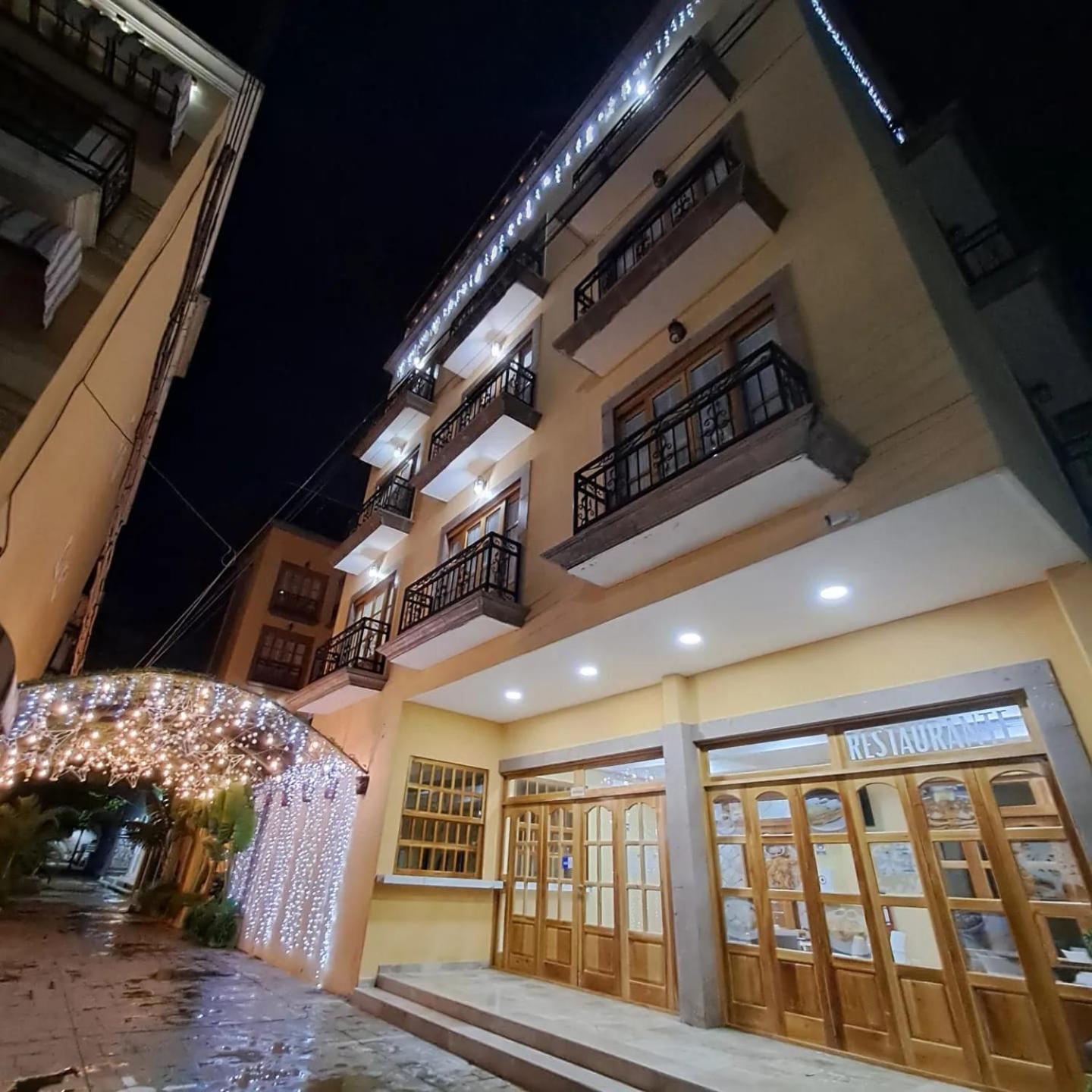 Cancun International Suites Экстерьер фото